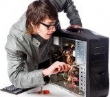 Sinh viên nghèo với công việc sửa chữa máy tính tại nhà